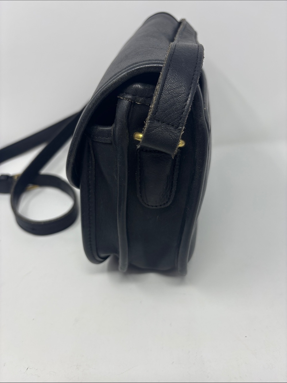 Coach | vintage Classic Black Leather Crossbody Bag - Picture 4 of 13